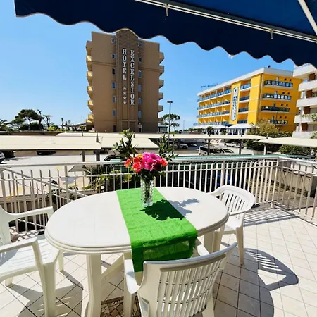 Apartament Flat With Large Balcony In *